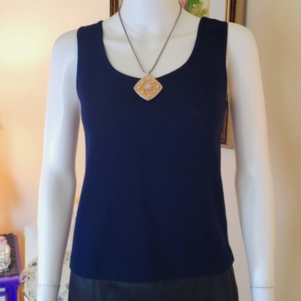 St. John Classic Santana Knit Navy Blue Sleeveless Shell Size S